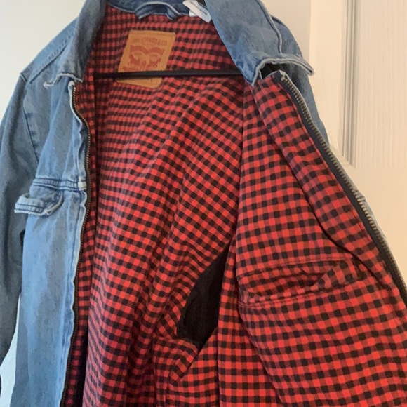 Levi’s Jean jacket - Picture 6 of 7